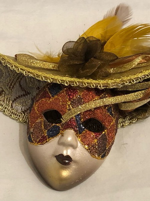 Decorative Mask Magnetic or Hanging like new