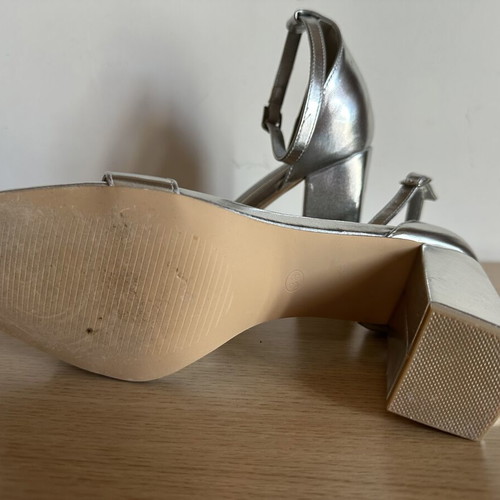 Envie Shoes silver sandals with block heel like new, size 38