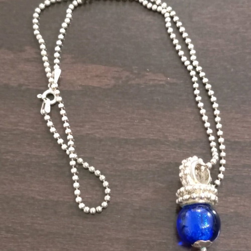 Silver necklace 915 with blue Murano pendant like new