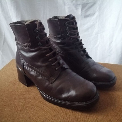 Robin Rose women's brown leather lace-up boots size 39
