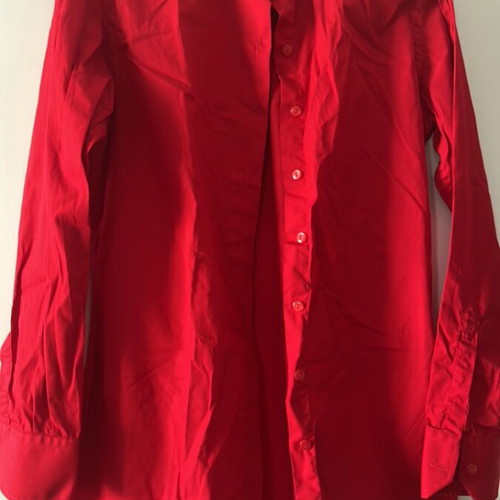Red long-sleeve shirt like new, size M