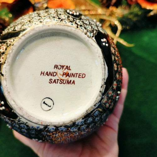 Satsuma hand-painted like new