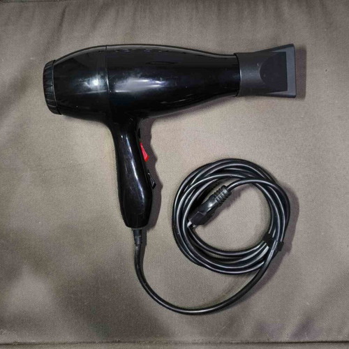Arya 3200 Hair Dryer used, 1800W, 2 speeds, 4 temperatures
