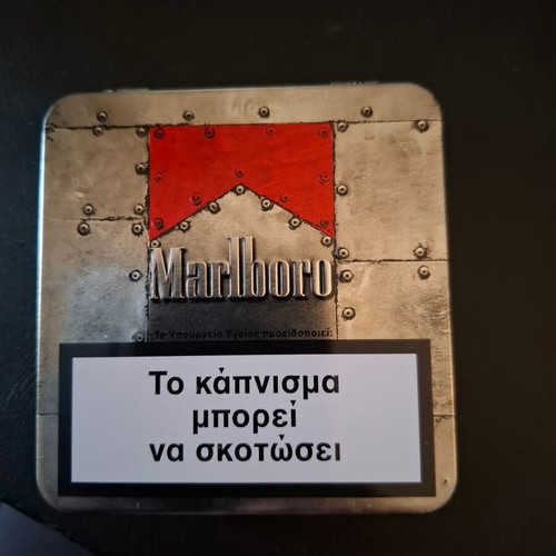 Malboro collectible tobacco tin like new