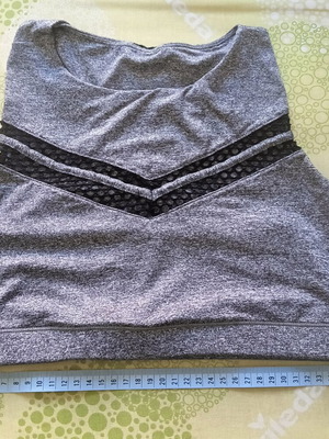 Gray sports crop top like new, one size