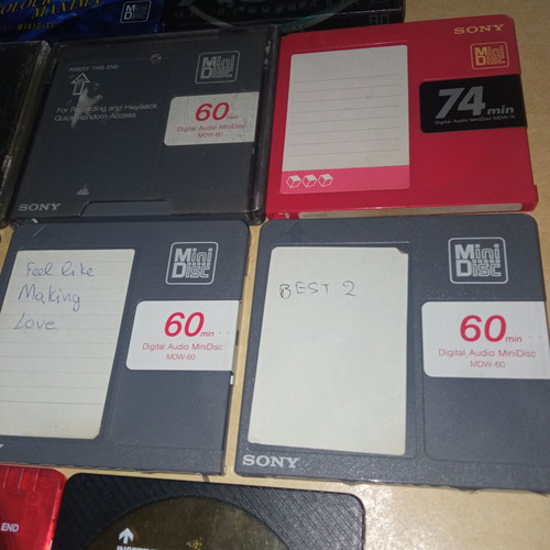 Mini Discs pack of 10, 2 new, 2 with cases, 6 without cases