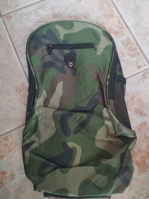 Τσάντα πλάτης καινούργια σε χρώματα παραλλαγής