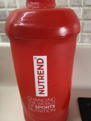 NUTREND large bottle for smoothies and protein, new