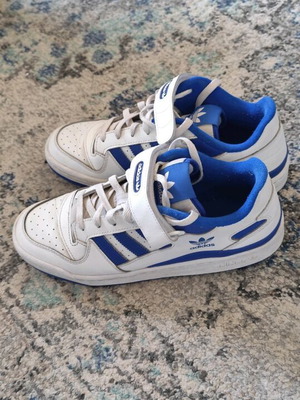 Adidas Forum Low αθλητικά σαν καινούργια, μέγεθος 42.5, άσπρο και μπλε