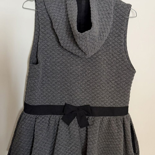 Regalinas sleeveless vest used, one size, black and gray