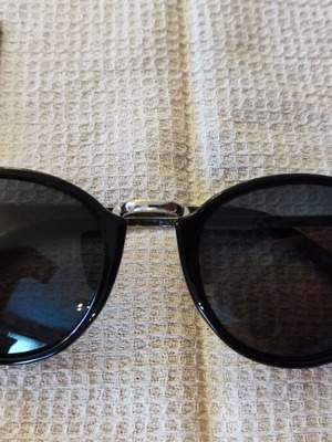 Solo-Solis Molinara 2 sunglasses new, polarized, black lenses