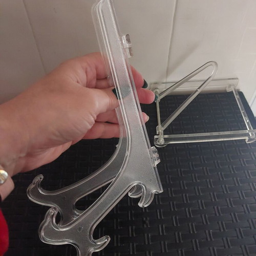 Transparent plastic stands for tabletop decorations, pack of 5