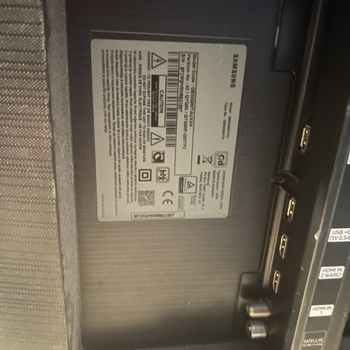 Samsung 4K TVs used, 50 and 55 inches, with remotes and bases