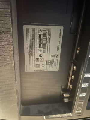 Samsung 4K TVs used, 50 and 55 inches, with remotes and bases
