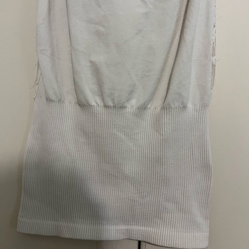 Sleeveless top like new with design, size S