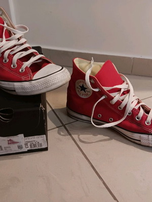 All Star Converse Red