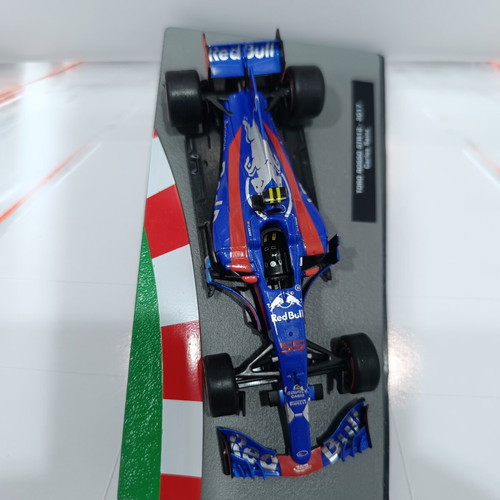 Toro Rosso STR12 2017 Carlos Sainz 1:43 diecast model like new