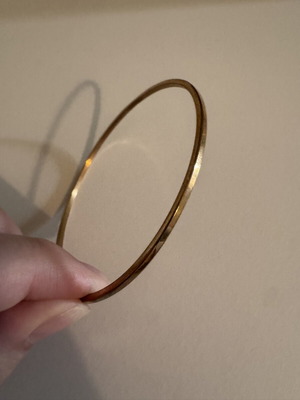 Bracelet gold tone large, like new