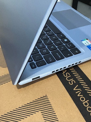 Asus VivoBook 15 X1502ZA σχεδόν αχρησιμοποίητο, i5-12500H, 16GB RAM, 512GB SSD, Windows 11