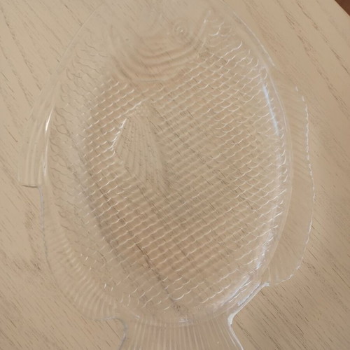Glass heat-resistant fish-shaped plate like new
