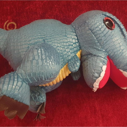 Plush Dinosaur like new