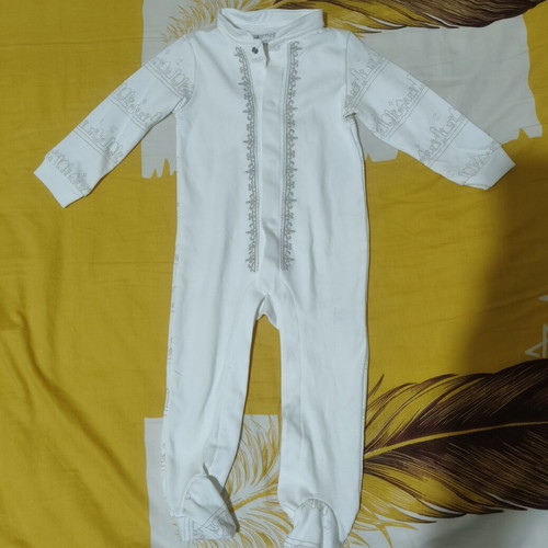 Juniors white cotton romper with designs, 6-9 months