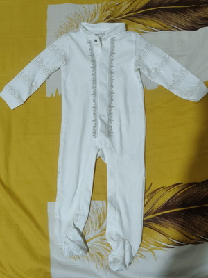 Juniors white cotton romper with designs, 6-9 months