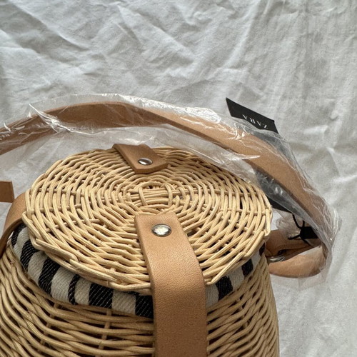 Zara straw shoulder bag new with tag, beige