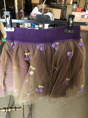 Branded women's skirt like new, size 8