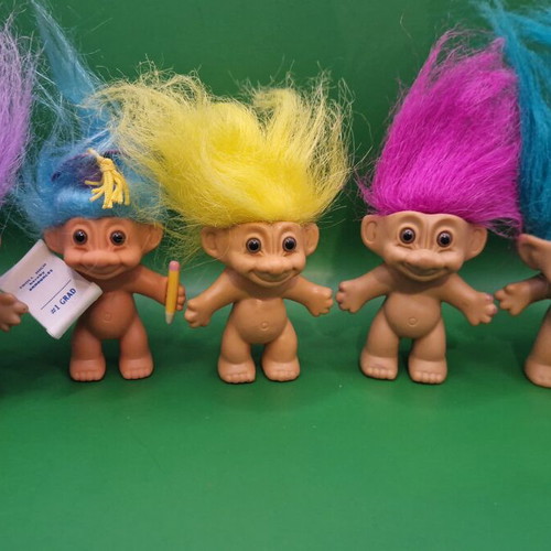 Trolls lot with glove troll like new, 10 figures + 1 glove troll