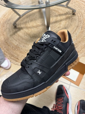 Lv trainers size 44 used, sneakers