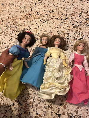 Disney dolls, set of 4 large