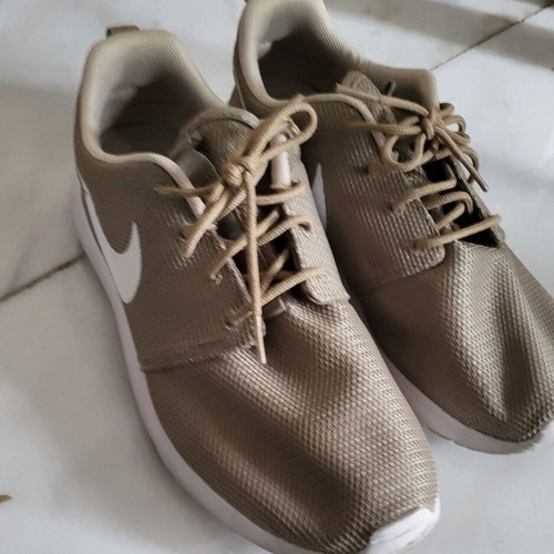 Nike Roshe One athletic shoes like new, gold color, size 40.5