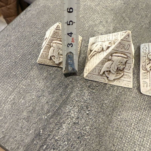 Decorative Egyptian pyramid figures set of 3 new