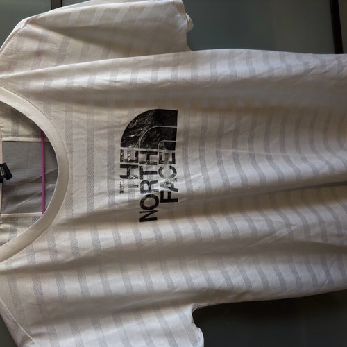 T-shirt The North Face like new, regular fit, white, size M