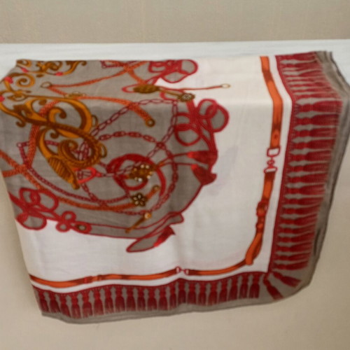 Square scarf 87 cm x 87 cm like new, colorful with elegant patterns