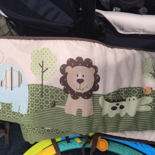 Baby set like new with 2 gyms and crib bumper