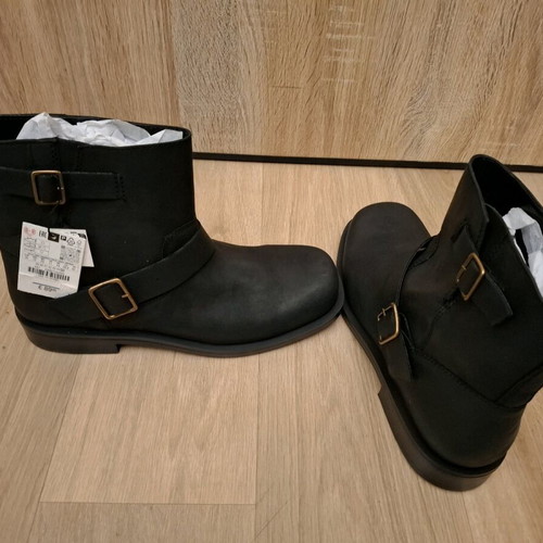 Zara leather boots with buckles, size 45, black
