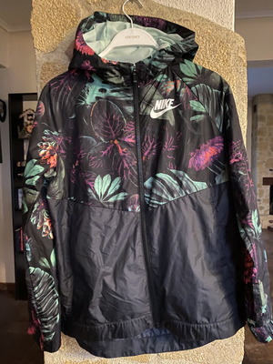 Nike floral windbreaker jacket with hood for girls, new