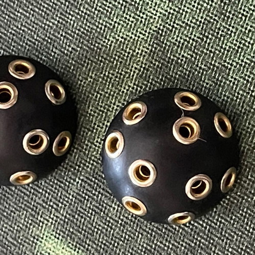 Branded Italian vintage clip earrings like new