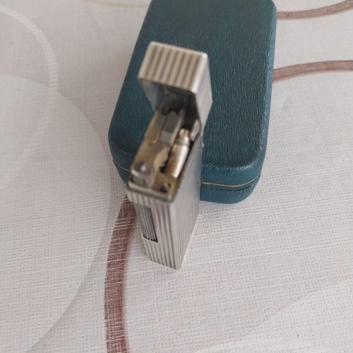 Dunhill silver lighter like new with box