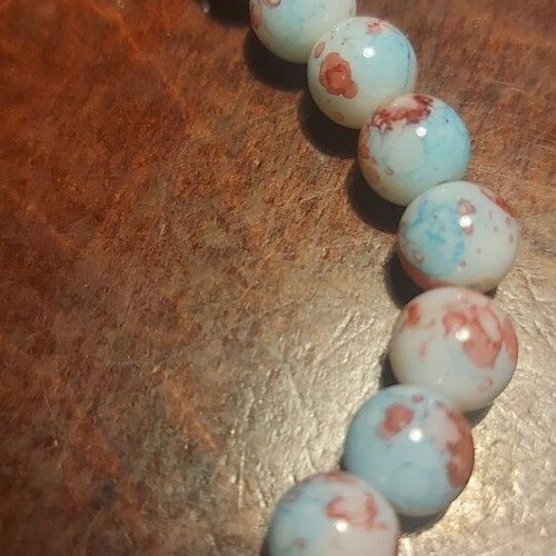 Bracelet made of resin semi-precious stones new, elastic, white multicolor