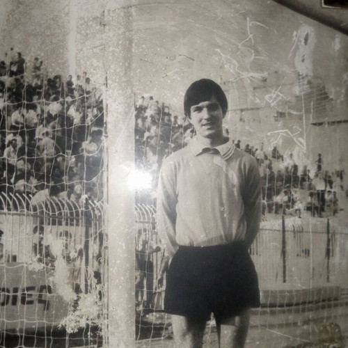 Κορνίζα με φωτογραφία Σωτήρη Παπαγγέλου, τερματοφύλακα Άρη Θεσσαλονίκης, μεταχειρισμένη