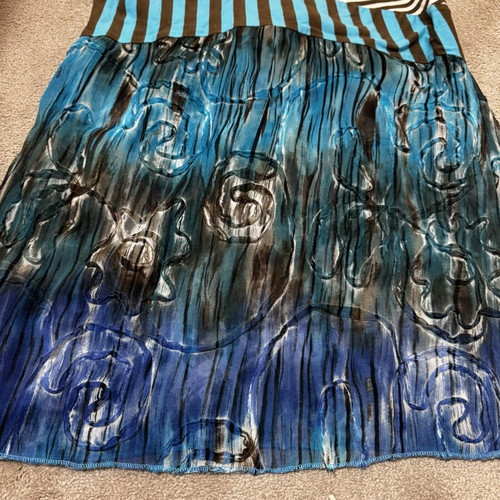 Sweater House floral striped t-shirt like new, size M, brown and turquoise