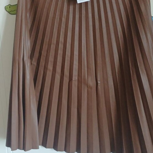 Skirt with pleats and leather look, new, Stradivarius, brown, size M