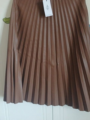 Skirt with pleats and leather look, new, Stradivarius, brown, size M