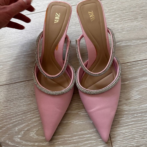 Zara pink pointed toe mules decorated with stones, new, size 40