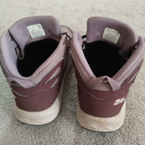 Jack Wolfskin boots size 34 like new