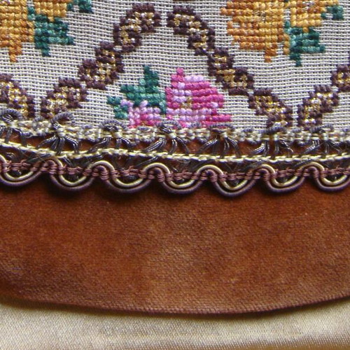 Vintage Handmade Embroidered Table Runner Agros like new