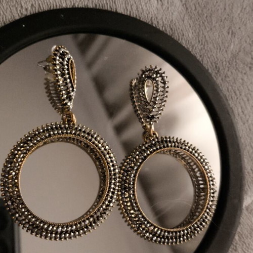 Earrings new, gold tone